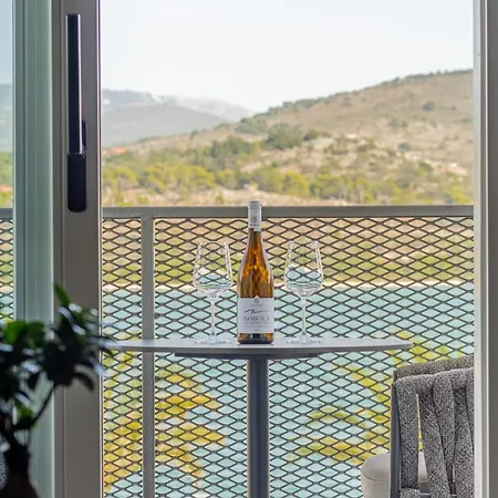 Chelmis Sea Front - Oceanis