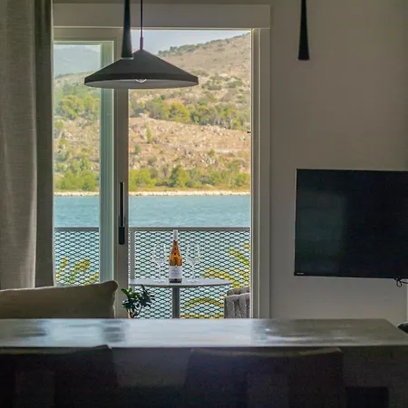 Chelmis Sea Front - Oceanis *